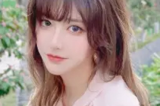 易易紫曝明星翻红后会耍大牌：红了之后就会耍大牌身边有很多